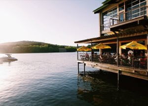 lakeside eatries facilities